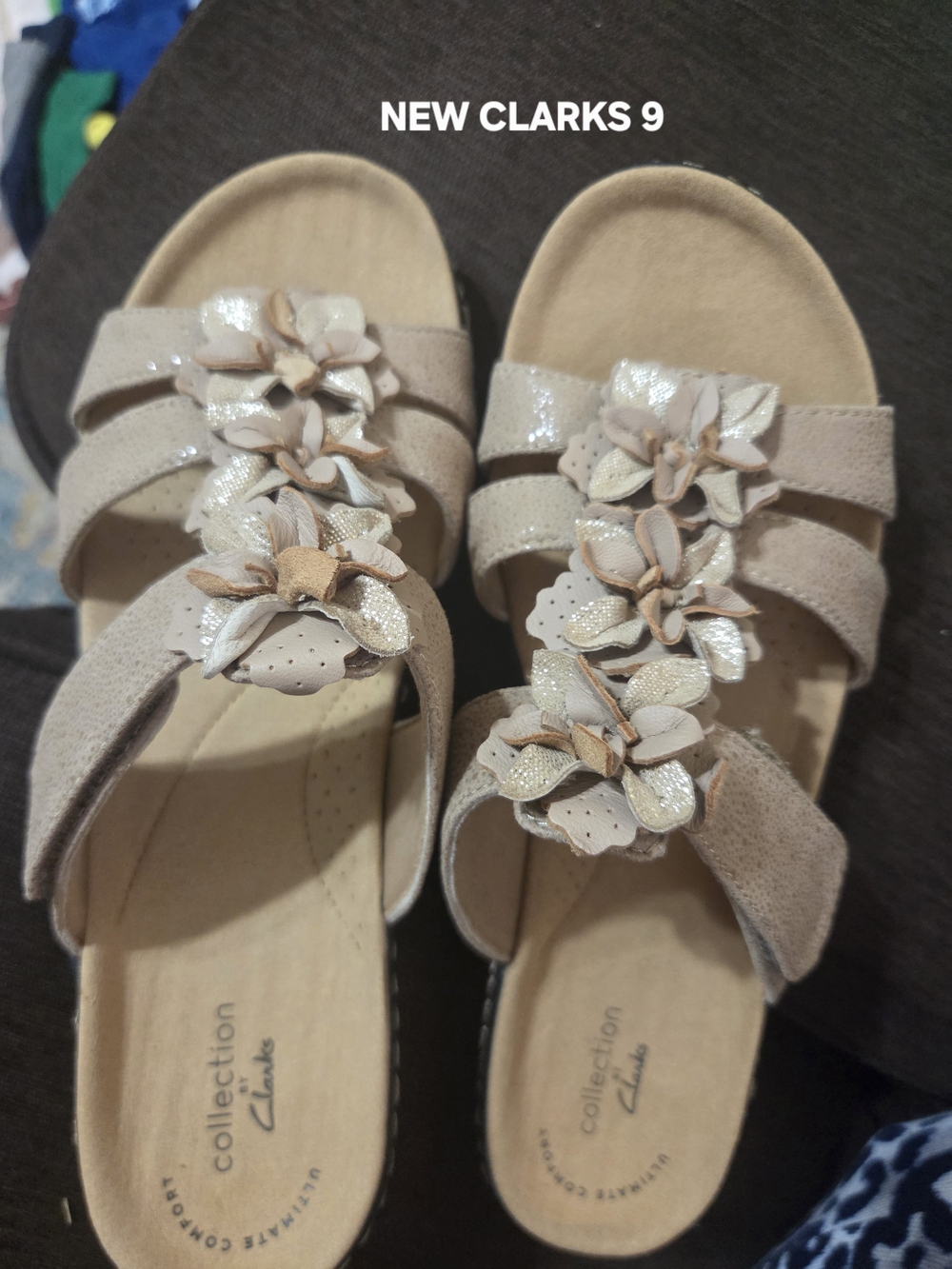Clarks Women’s Tan Floral Slide Sandals NEW